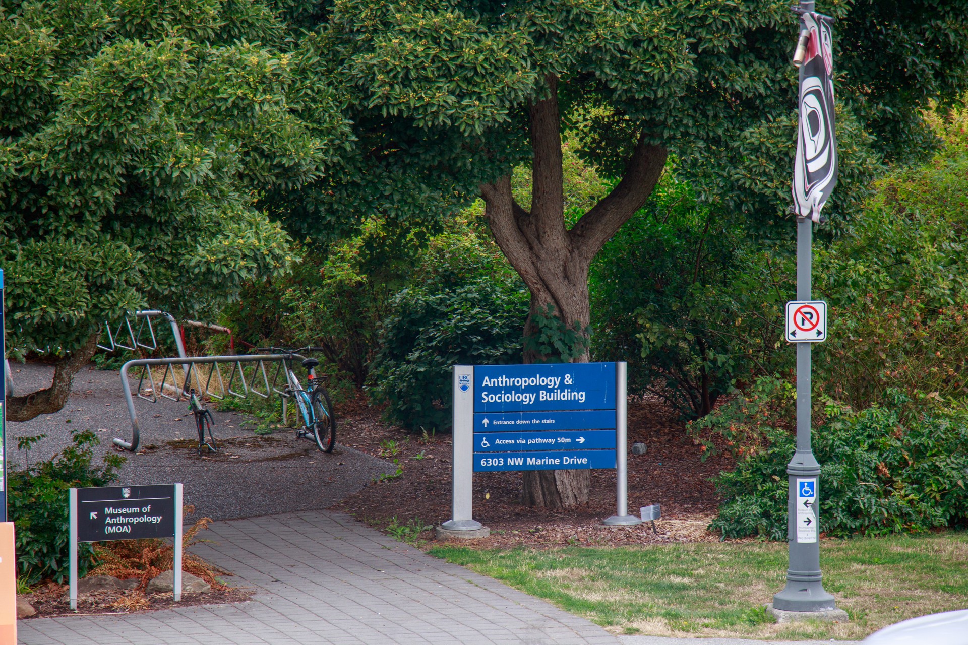 Veduta dell'edificio di antropologia e sociologia su 6303 NW Marine Drive in UBC